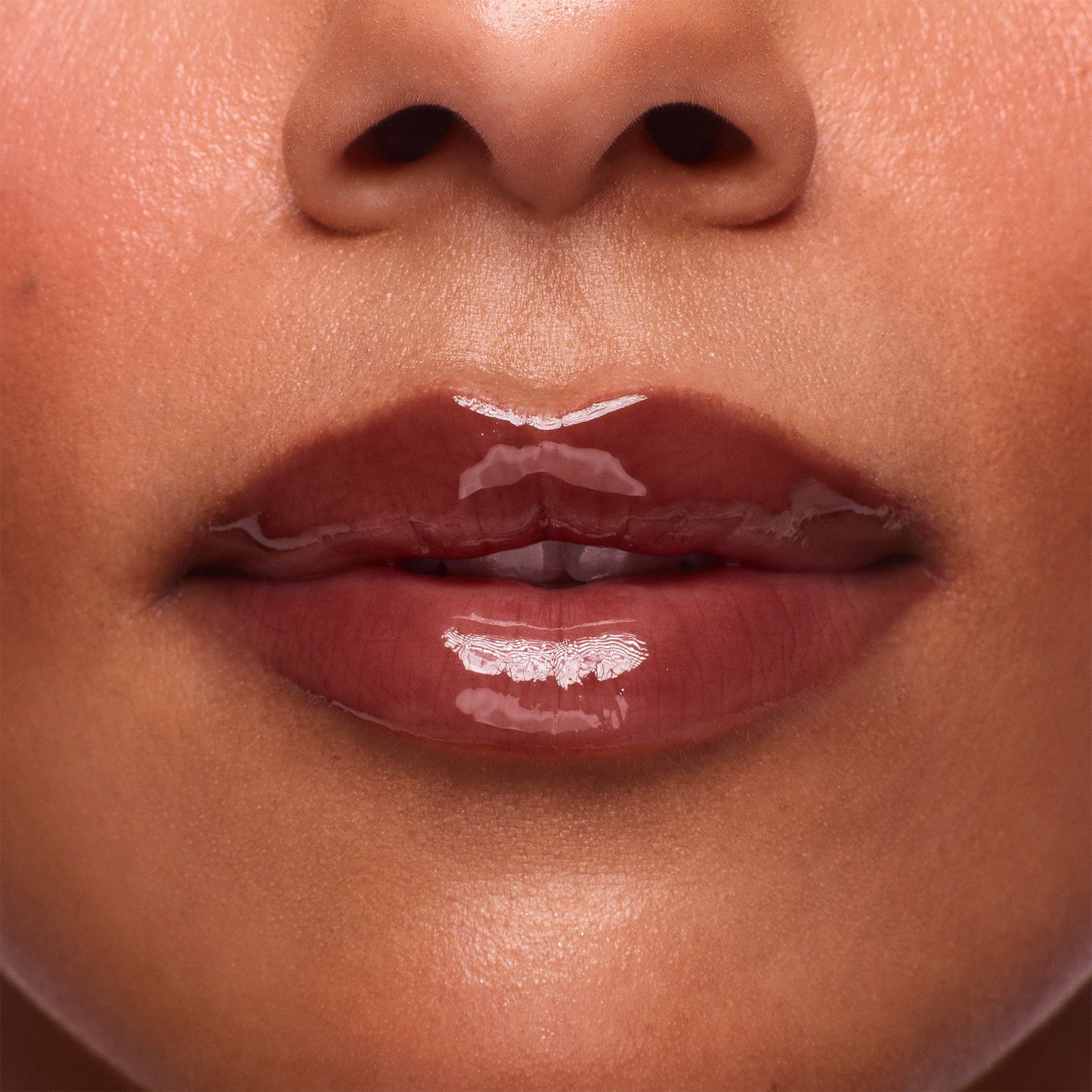 Plumping Lip Glaze - Hazelnut