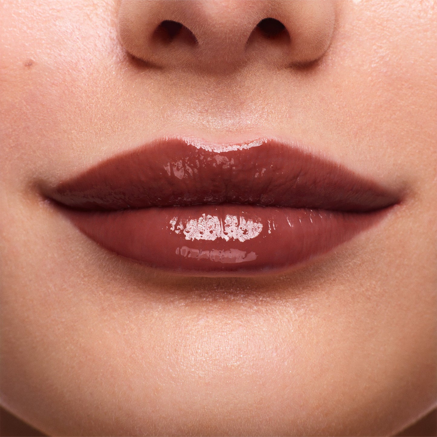 Plumping Lip Glaze - Hazelnut